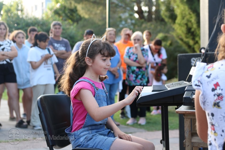 Bellas Artes se exhibió en la plaza San Martín