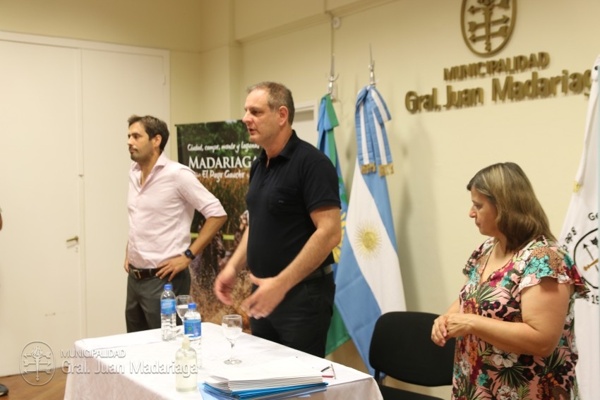 Otras 53 familias firmaron el boleto de compra venta de sus lotes