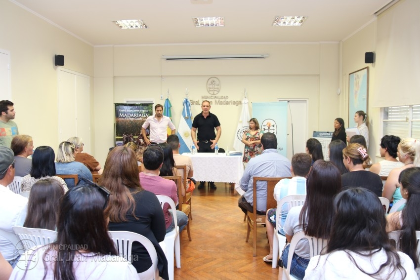 Otras 53 familias firmaron el boleto de compra venta de sus lotes