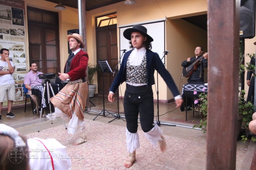 Ms de 70 personas participaron de la inauguracin de la muestra 