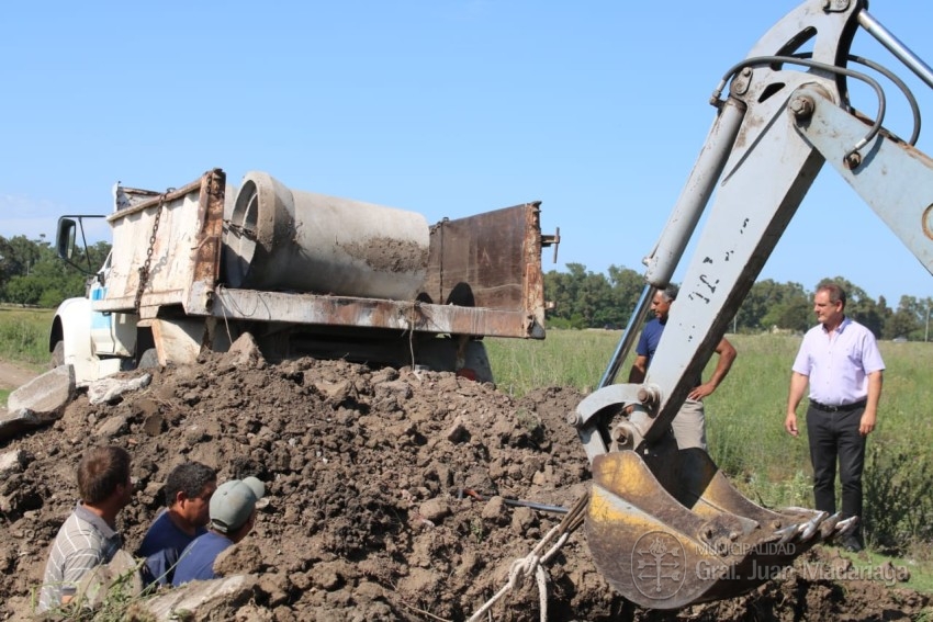 El municipio realiza importantes trabajos en el camino a la bodega Gam