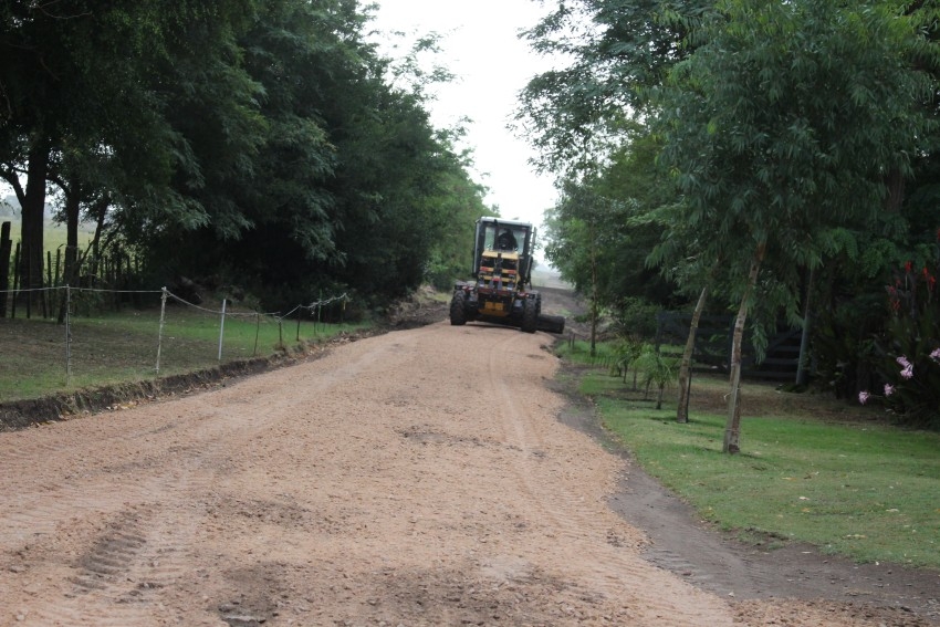 El municipio realiza importantes trabajos en el camino a la bodega Gam