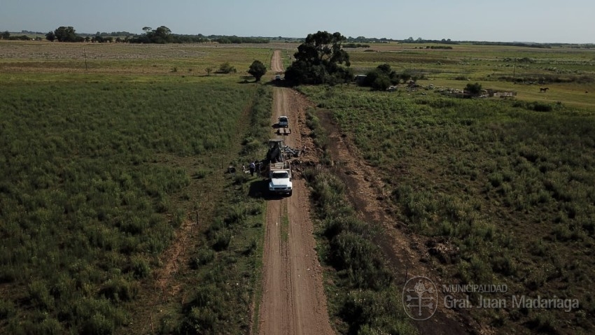 El municipio realiza importantes trabajos en el camino a la bodega Gam