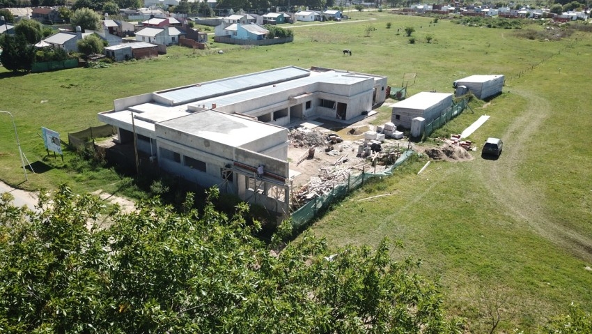 Santoro recorri la obra del CAPS del barrio Norte