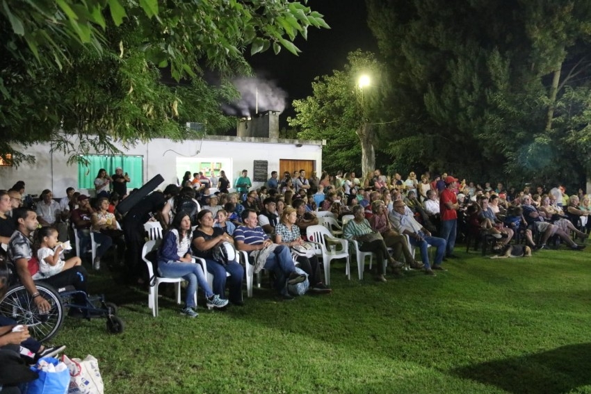 El barrio Norte tuvo una excelente y concurrida jornada folclrica