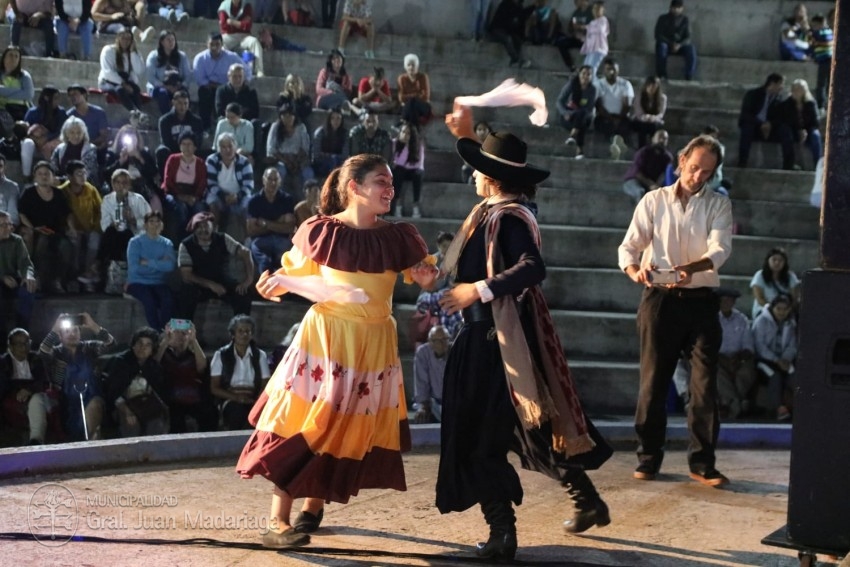 El folclore tuvo su gran noche de cierre