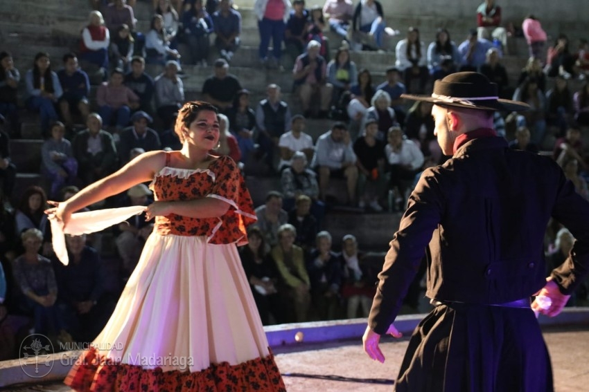 El folclore tuvo su gran noche de cierre