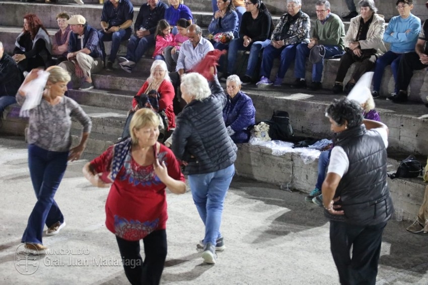 El folclore tuvo su gran noche de cierre