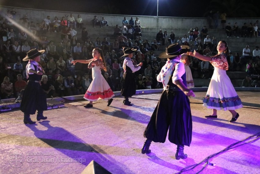 El folclore tuvo su gran noche de cierre