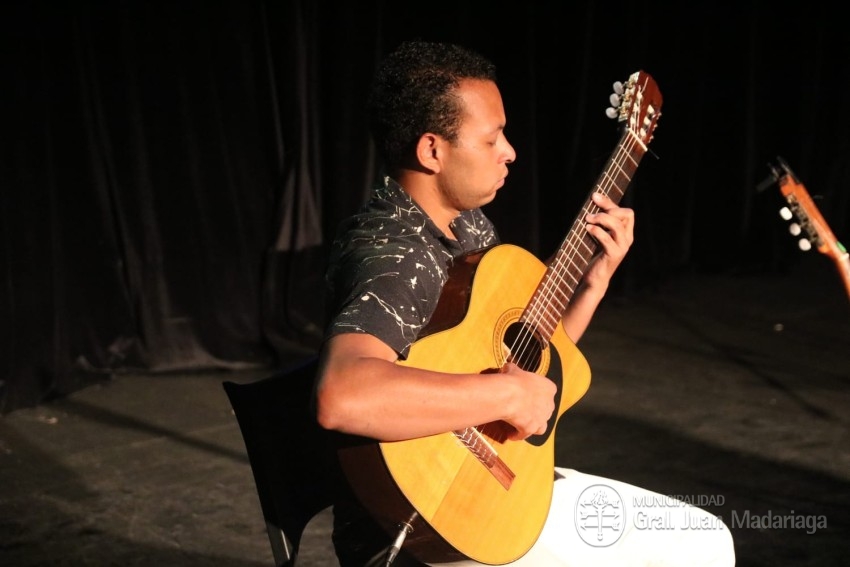 La Semana Argentino Luna finaliz con un tributo de Luis Monserrat