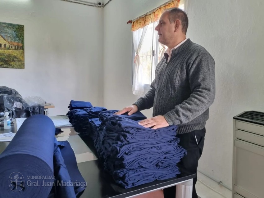 Confeccionan en el Taller Textil indumentaria para empleados municipal