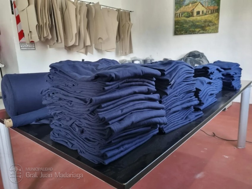 Confeccionan en el Taller Textil indumentaria para empleados municipal