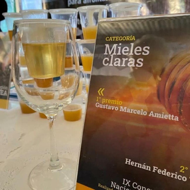 Una miel producida en Madariaga obtuvo el primer premio en el Congreso