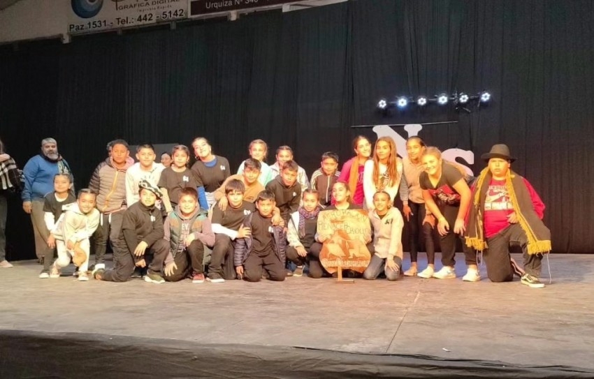 Excelente participacin de agrupaciones folclricas en el 1 Certamen 