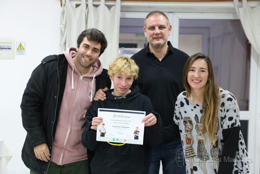 Otorgaron los certificados a los jvenes que culminaron el curso de ca