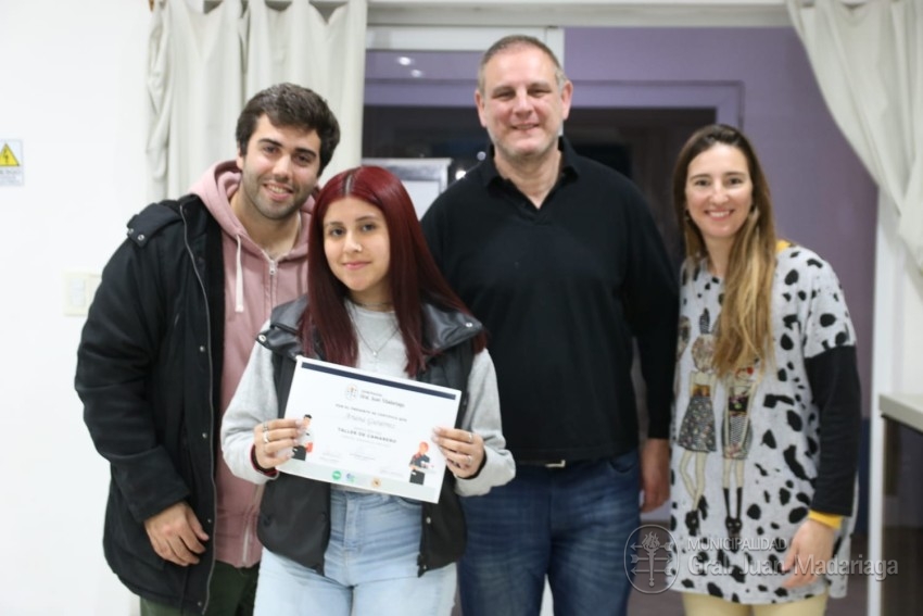 Otorgaron los certificados a los jvenes que culminaron el curso de ca