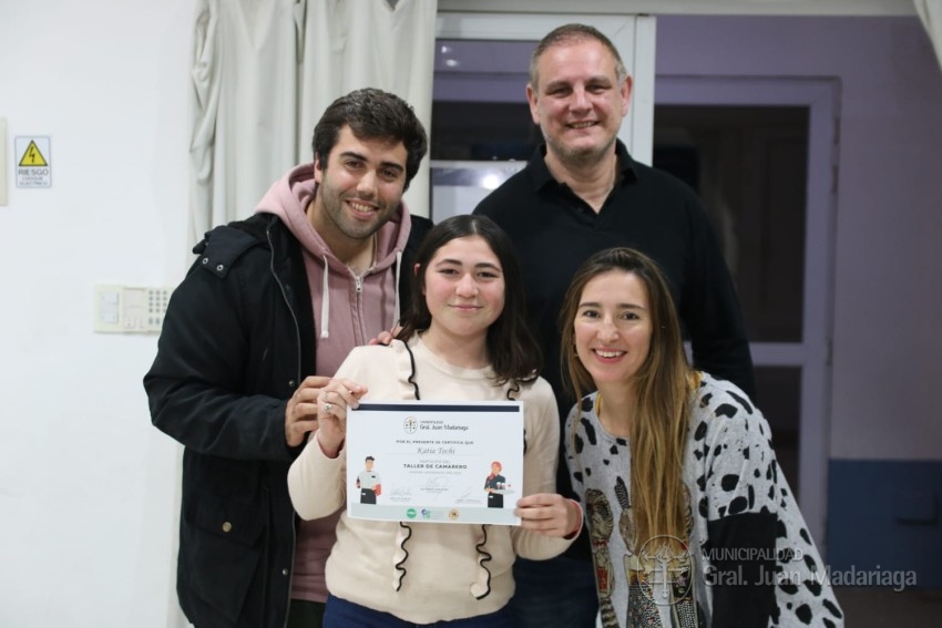 Otorgaron los certificados a los jvenes que culminaron el curso de ca