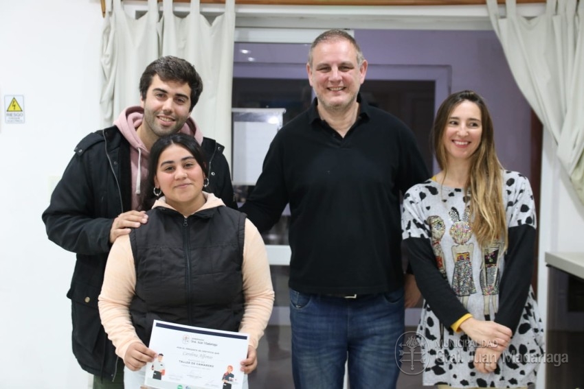 Otorgaron los certificados a los jvenes que culminaron el curso de ca