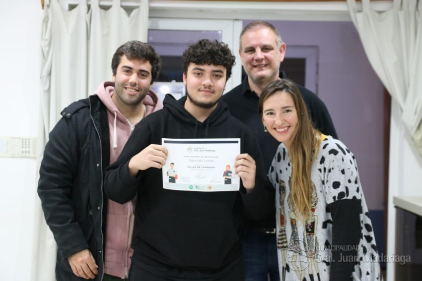 Otorgaron los certificados a los jvenes que culminaron el curso de ca