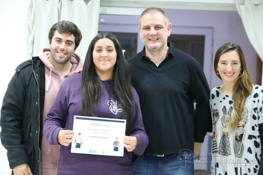 Otorgaron los certificados a los jvenes que culminaron el curso de ca