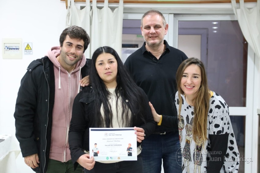 Otorgaron los certificados a los jvenes que culminaron el curso de ca