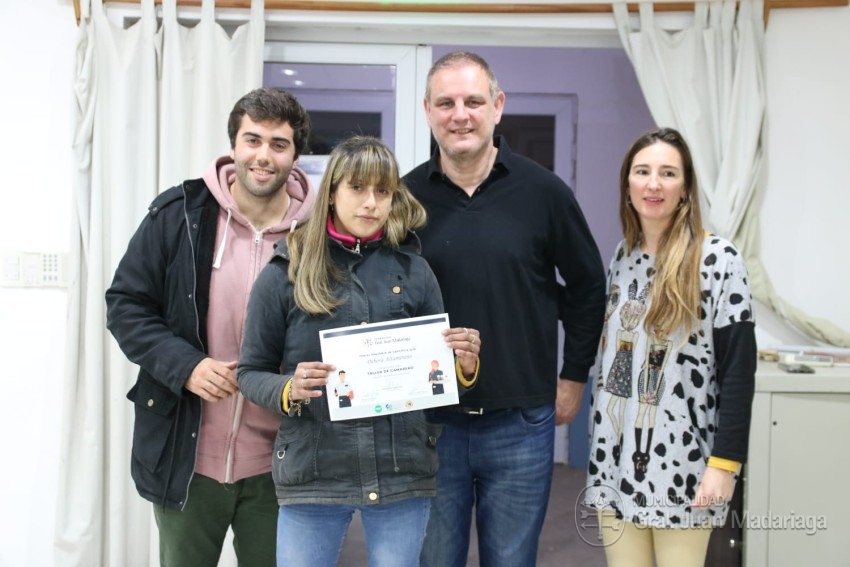 Otorgaron los certificados a los jvenes que culminaron el curso de ca