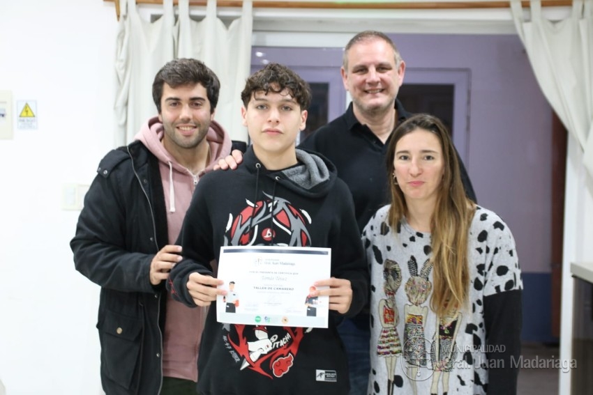 Otorgaron los certificados a los jvenes que culminaron el curso de ca