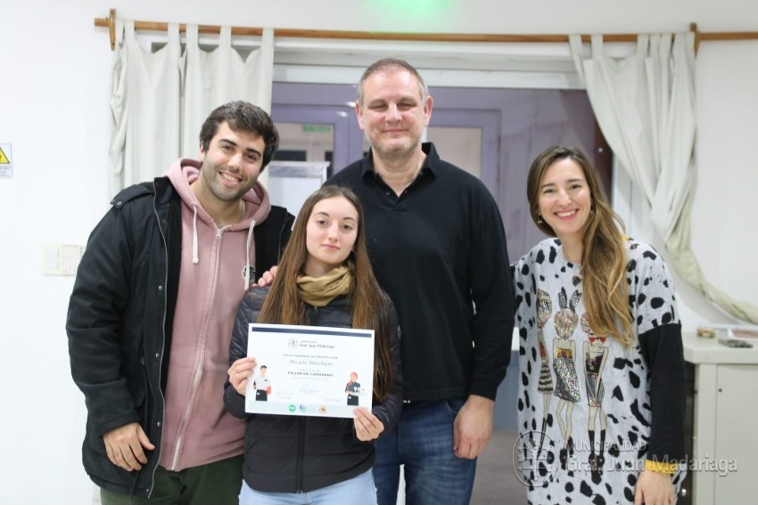 Otorgaron los certificados a los jvenes que culminaron el curso de ca