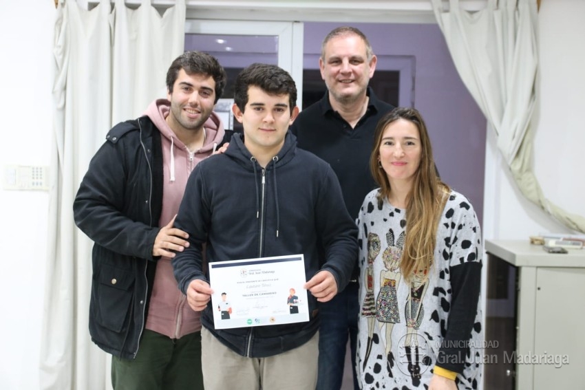 Otorgaron los certificados a los jvenes que culminaron el curso de ca