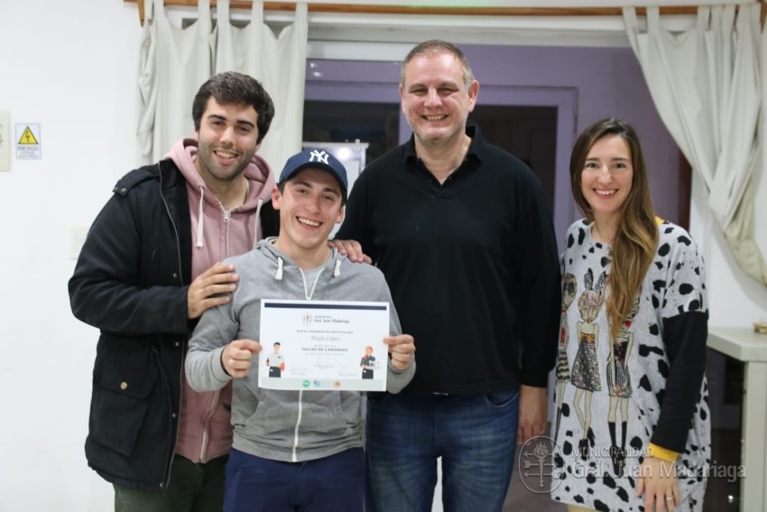 Otorgaron los certificados a los jvenes que culminaron el curso de ca