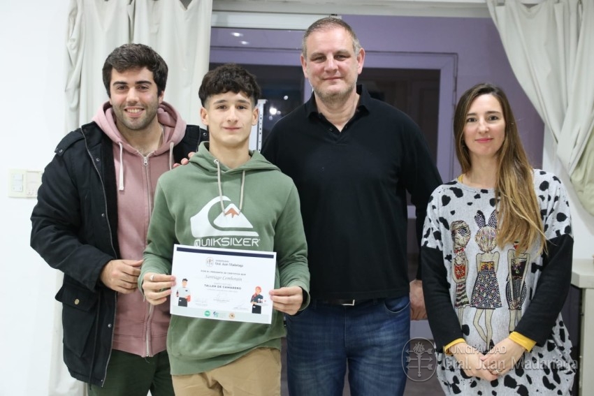 Otorgaron los certificados a los jvenes que culminaron el curso de ca