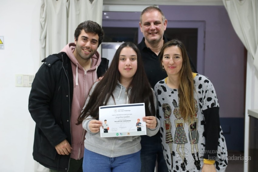 Otorgaron los certificados a los jvenes que culminaron el curso de ca