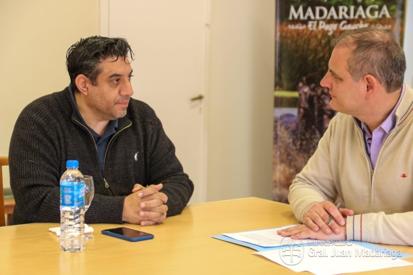 Se firmó el convenio para  la construcción de dos aulas de la Escuela