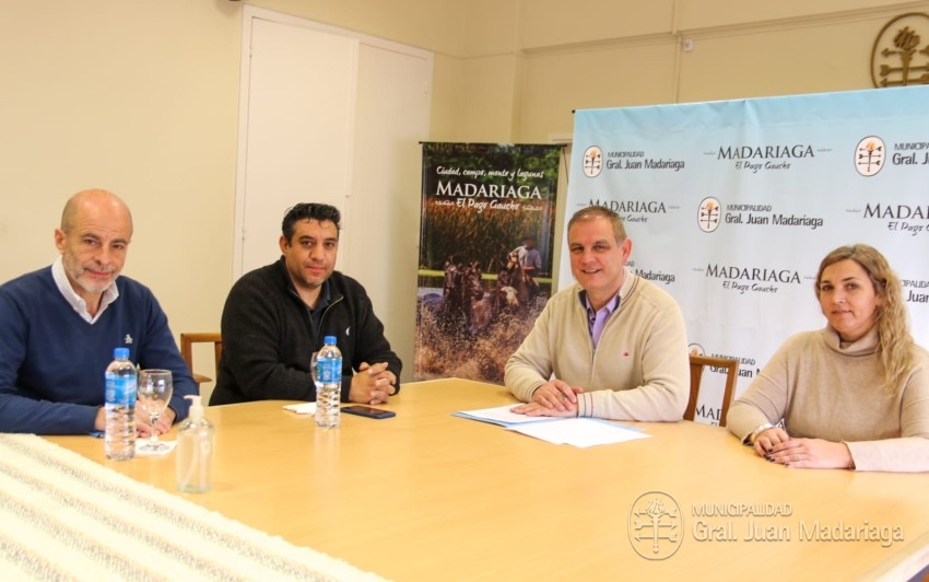 Se firmó el convenio para  la construcción de dos aulas de la Escuela