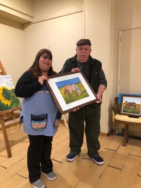 Con la donacin de los cuadros finaliz la muestra de Arte y Fotograf
