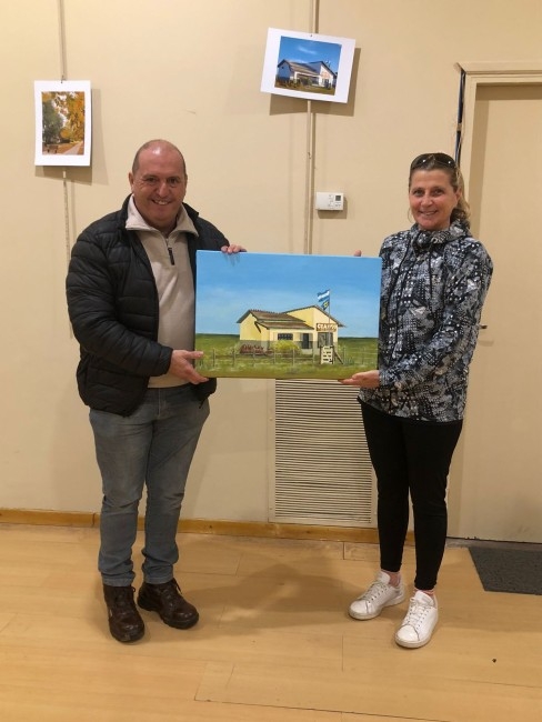 Con la donacin de los cuadros finaliz la muestra de Arte y Fotograf