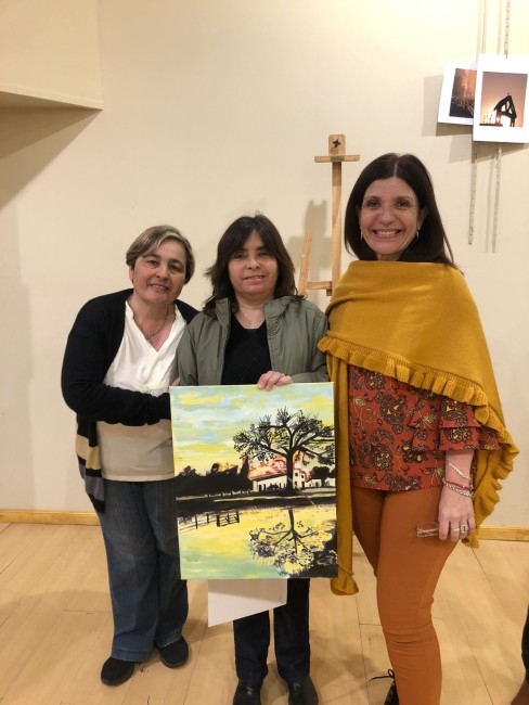 Con la donacin de los cuadros finaliz la muestra de Arte y Fotograf