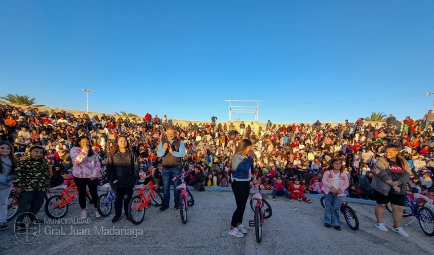 Madariaga vivi otro multitudinario y exitoso festejo en el Paseo del 