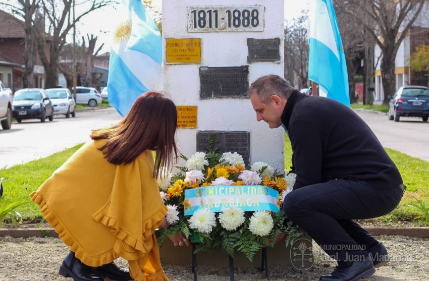 Autoridades participaron del acto protocolar por el Da del Maestro