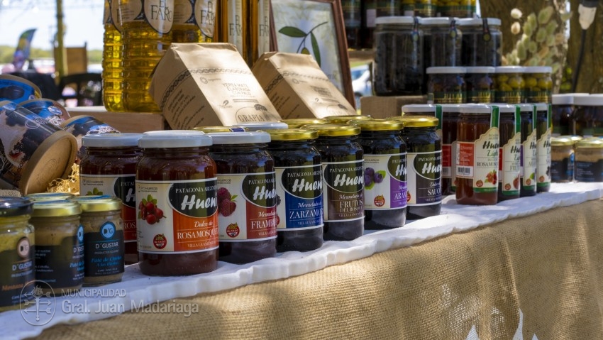 A pura tradicin, comida y entretenimiento