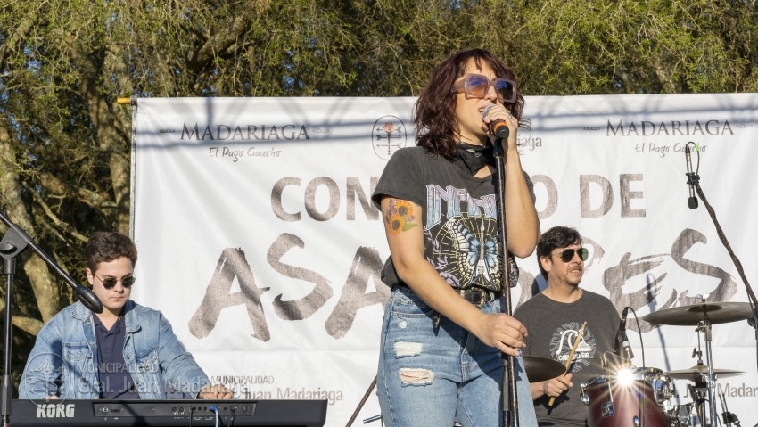 A pura tradicin, comida y entretenimiento