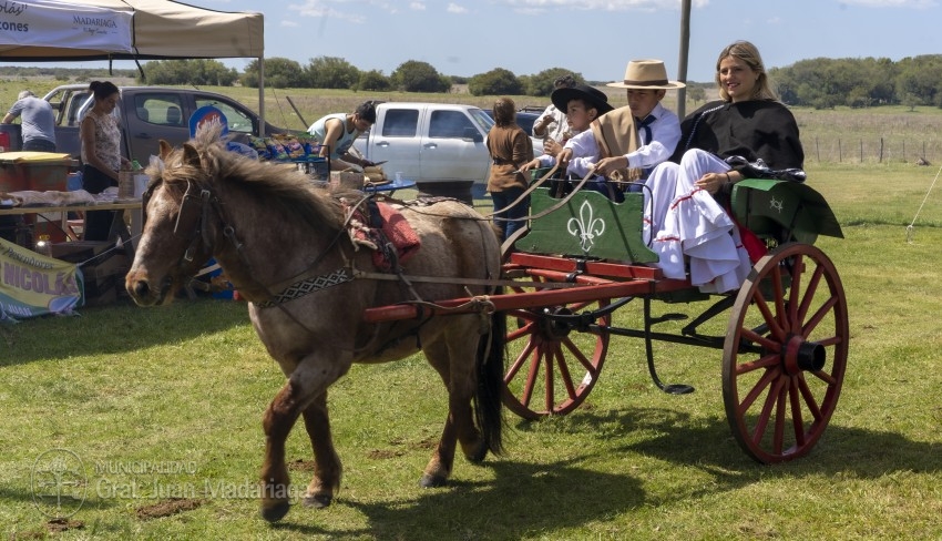 A pura tradicin, comida y entretenimiento