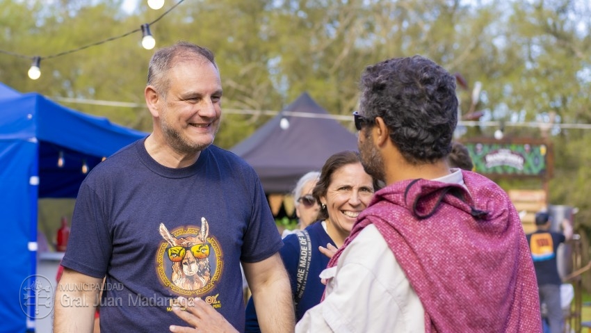 A pura tradicin, comida y entretenimiento