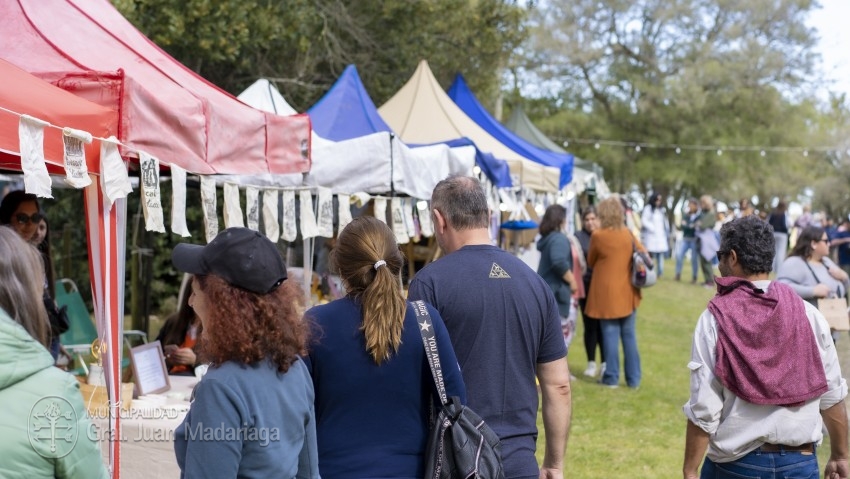 A pura tradicin, comida y entretenimiento