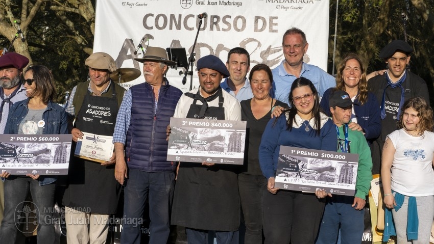 A pura tradicin, comida y entretenimiento