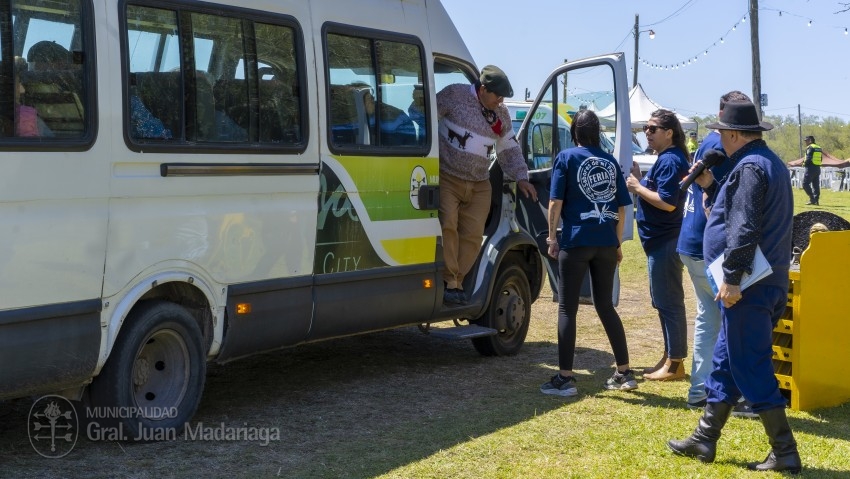 A pura tradicin, comida y entretenimiento