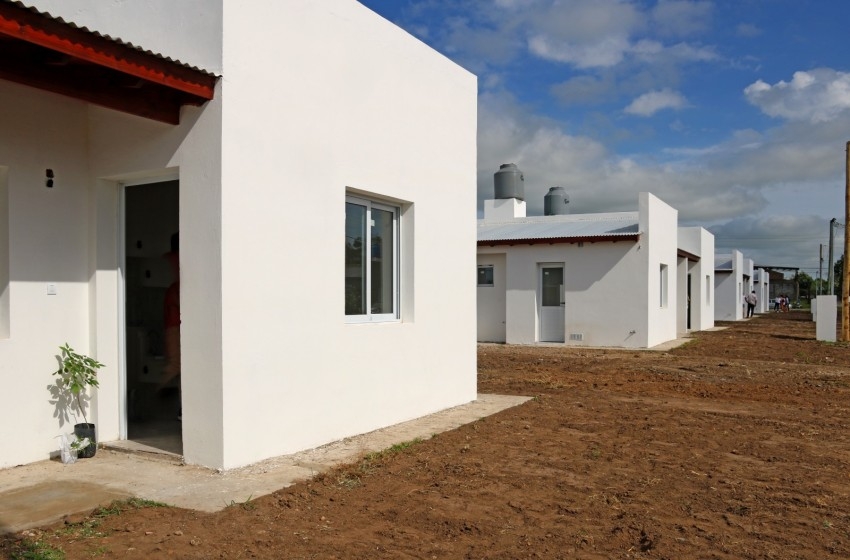 El municipio entreg las llaves de las  ltimas 13 viviendas del barri