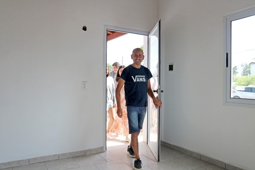 El municipio entreg las llaves de las  ltimas 13 viviendas del barri