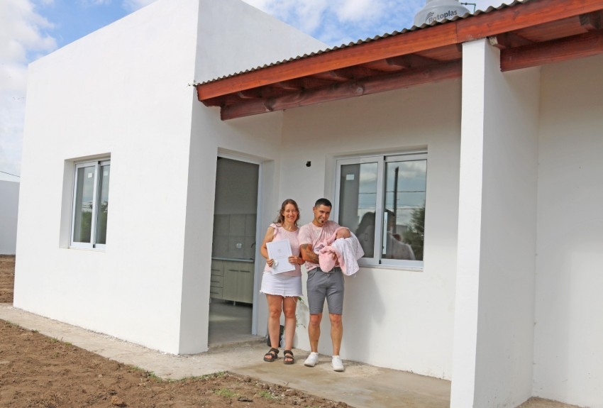 El municipio entreg las llaves de las  ltimas 13 viviendas del barri