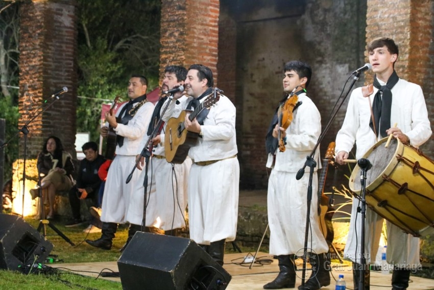 Madariaguenses y turistas disfrutaron de una hermosa velada en La Inve